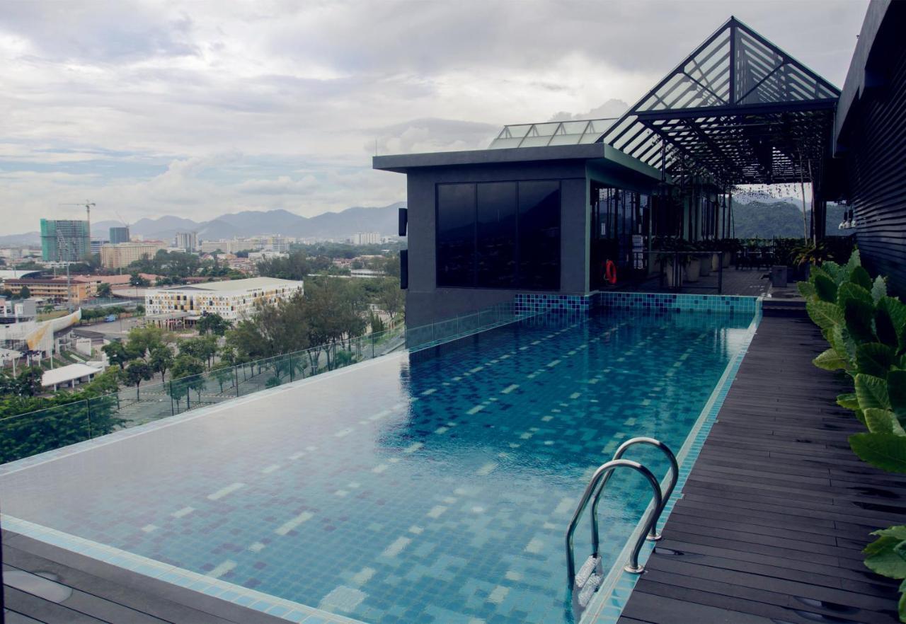 M Roof Hotel & Residences Ipoh Esterno foto
